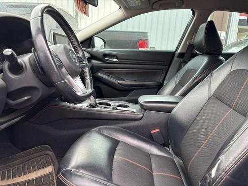 Super Black 2020 Nissan Altima SR FWD