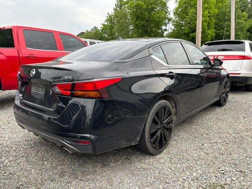 Super Black 2020 Nissan Altima SR FWD