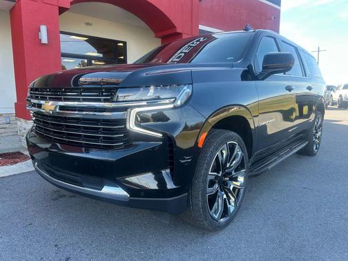 2023 Chevrolet Suburban LT