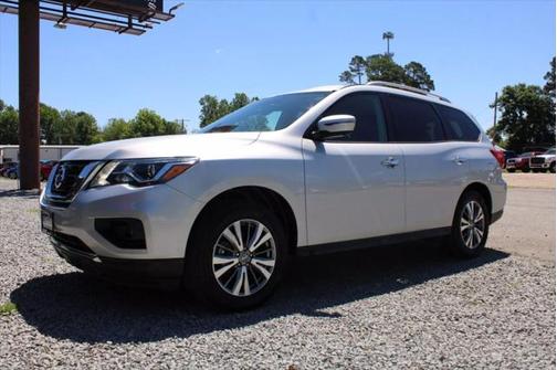 2019 Nissan Pathfinder SL