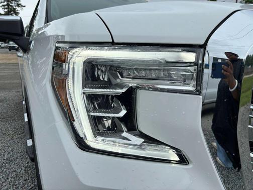 White 2021 GMC Sierra 1500 SLT
