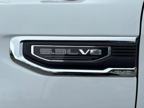White 2021 GMC Sierra 1500 SLT