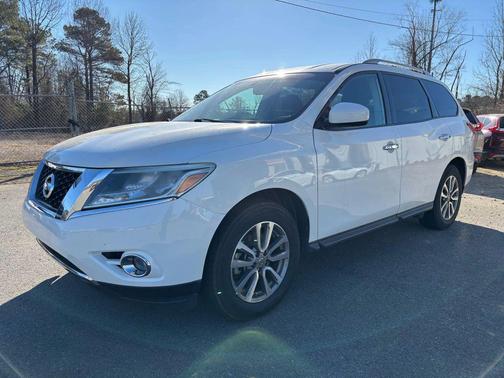 2016 Nissan Pathfinder SV