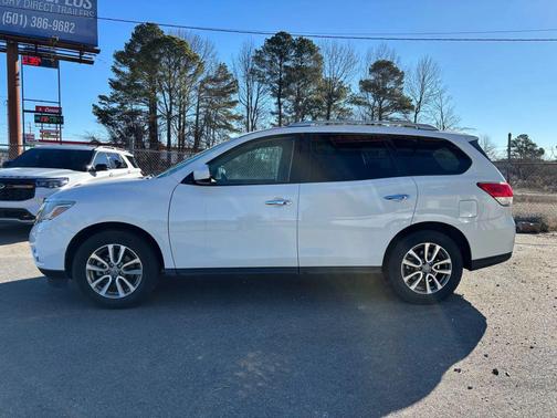 2016 Nissan Pathfinder SV