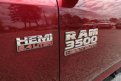 2018 RAM 3500 Big Horn Crew Cab 4x4 6'4' Box