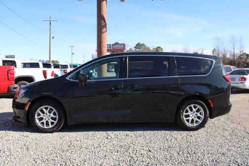 2017 Chrysler Pacifica LX