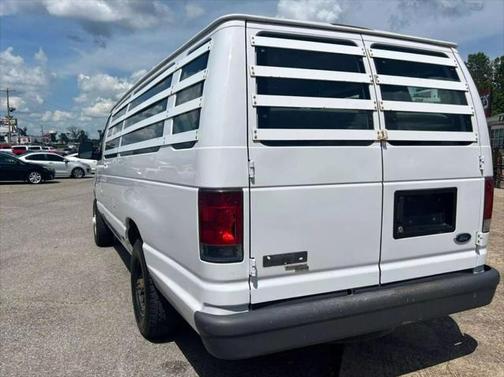 2007 Ford E350 Super Duty XL Wagon