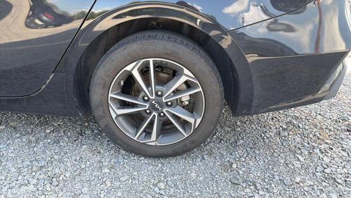 Aurora Black 2024 Kia Forte LXS