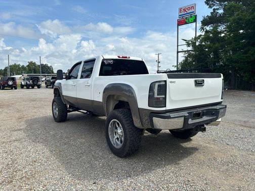 Summit White 2011 GMC Sierra 2500 SLE