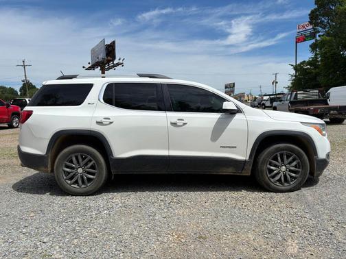White 2018 GMC Acadia SLT-1