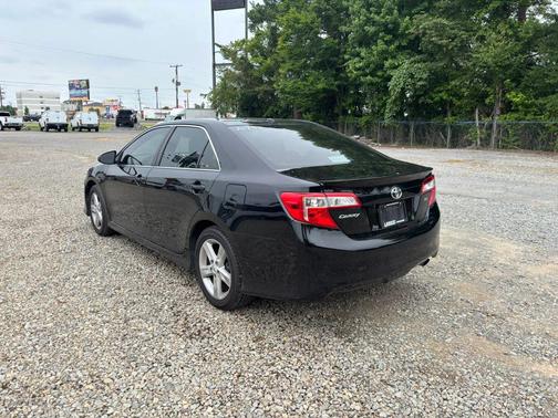 Black 2012 Toyota Camry SE