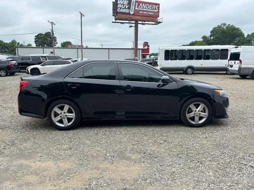 Black 2012 Toyota Camry SE