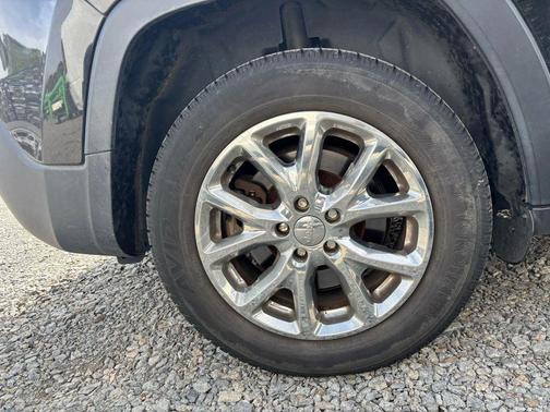 2015 Jeep Cherokee Sport