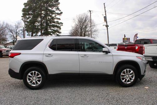 2018 Chevrolet Traverse LT Cloth