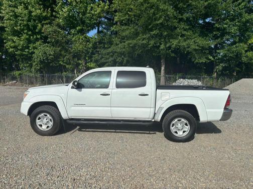 White 2015 Toyota Tacoma PreRunner