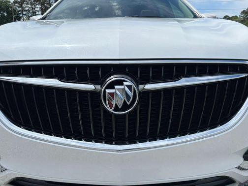 White 2019 Buick Enclave Essence