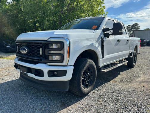 Oxford White 2023 Ford F-250 XL