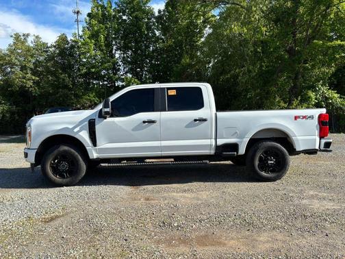 Oxford White 2023 Ford F-250 XL