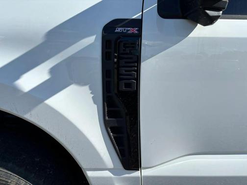 Oxford White 2023 Ford F-250 XL