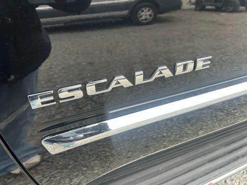 2011 Cadillac Escalade Sport