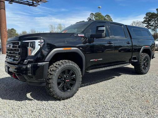Onyx Black 2024 GMC Sierra 2500 AT4