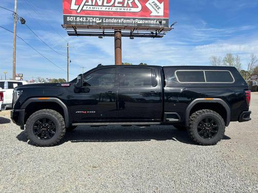 Onyx Black 2024 GMC Sierra 2500 AT4