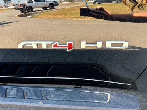 2024 GMC Sierra 2500 AT4