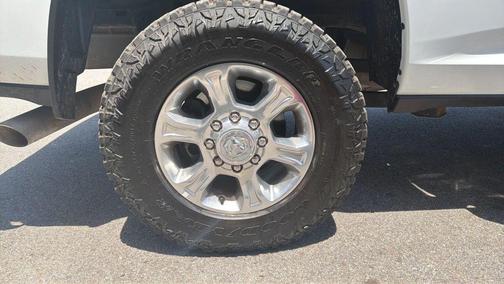 Bright White Clearcoat 2024 RAM 2500 Big Horn Crew Cab 4x4 6'4' Box