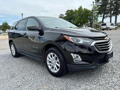 Mosaic Black Metallic 2019 Chevrolet Equinox LS