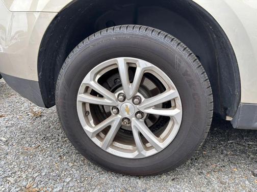 Gold 2016 Chevrolet Equinox LT