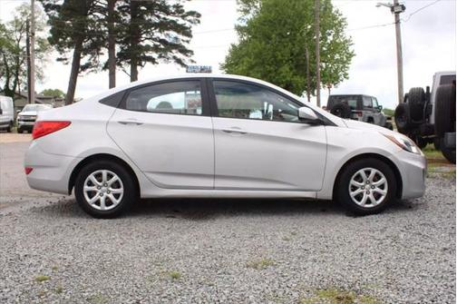 2014 Hyundai Accent SE