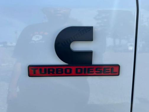Bright White Clearcoat 2023 RAM 2500 Tradesman Crew Cab 4x4 6'4' Box