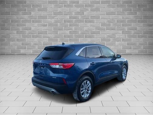 Atlas Blue Metallic 2022 Ford Escape SE