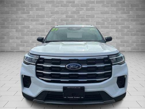 OXFORD WHITE 2025 Ford Explorer ACTIVE