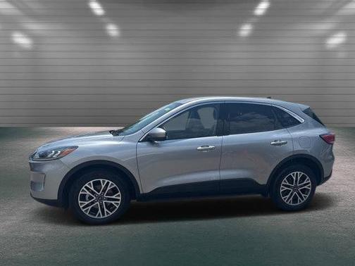 Iconic Silver Metallic 2022 Ford Escape SEL