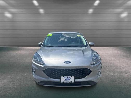 Iconic Silver Metallic 2022 Ford Escape SEL