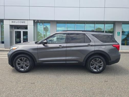 CARBONIZED GRAY METALLIC 2023 Ford Explorer XLT