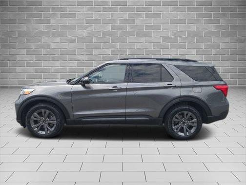 CARBONIZED GRAY METALLIC 2023 Ford Explorer XLT