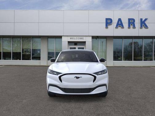 Star White Metallic Tri-Coat 2025 Ford Mustang Mach-E Premium