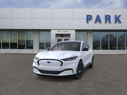 Star White Metallic Tri-Coat 2025 Ford Mustang Mach-E Premium