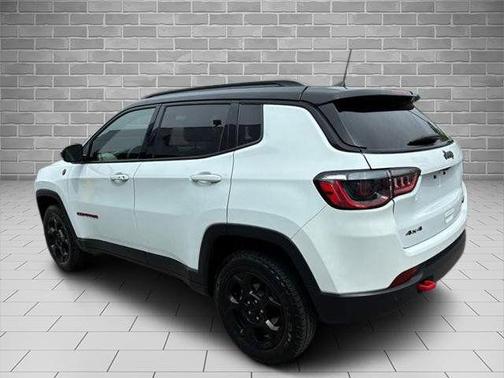 Bright White Clearcoat 2023 Jeep Compass TRAILHAWK