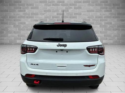 Bright White Clearcoat 2023 Jeep Compass TRAILHAWK