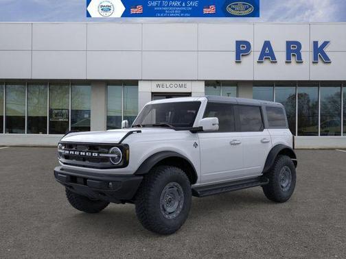 Oxford White 2025 Ford Bronco Outer Banks