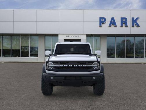 Oxford White 2025 Ford Bronco Outer Banks