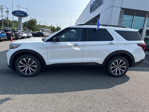 2022 Ford Explorer ST-LINE