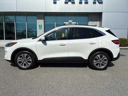 STAR WHITE METALLIC TRI-COA 2022 Ford Escape SEL
