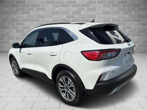 STAR WHITE METALLIC TRI-COA 2022 Ford Escape SEL