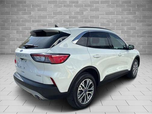 STAR WHITE METALLIC TRI-COA 2022 Ford Escape SEL