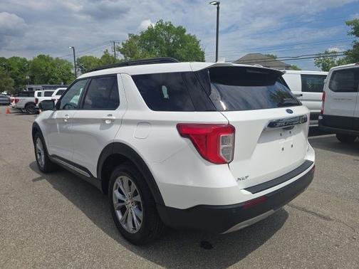 STAR WHITE MET TRI-COAT 2023 Ford Explorer XLT