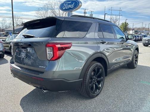 CARBONIZED GRAY METALLIC 2023 Ford Explorer ST-LINE